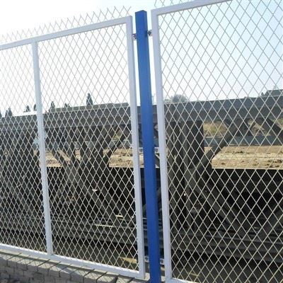 Rolled-Edge Perimeter Fence